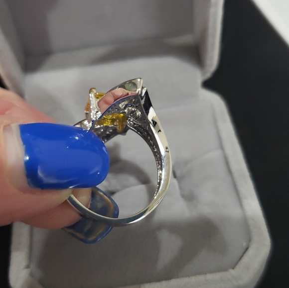 Ladies 925 Silver Yellow Sapphire Fashion RIng - Picture 7 of 7